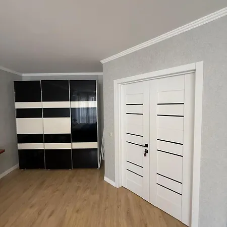 Apartment Rose Valley 3 Bedroom трёхкомнатная долина роз центр Chisinau