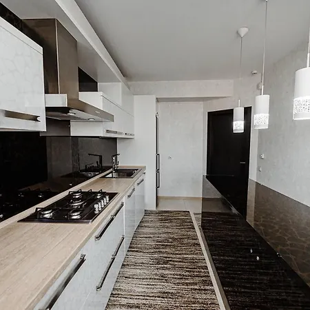Rose Valley 3 Bedroom трёхкомнатная долина роз центр Apartment Chisinau